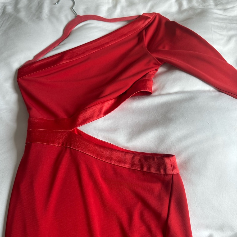 Alice+Olivia -Michele High Cut out Dress in Bright Poppy - Picture 8 of 9